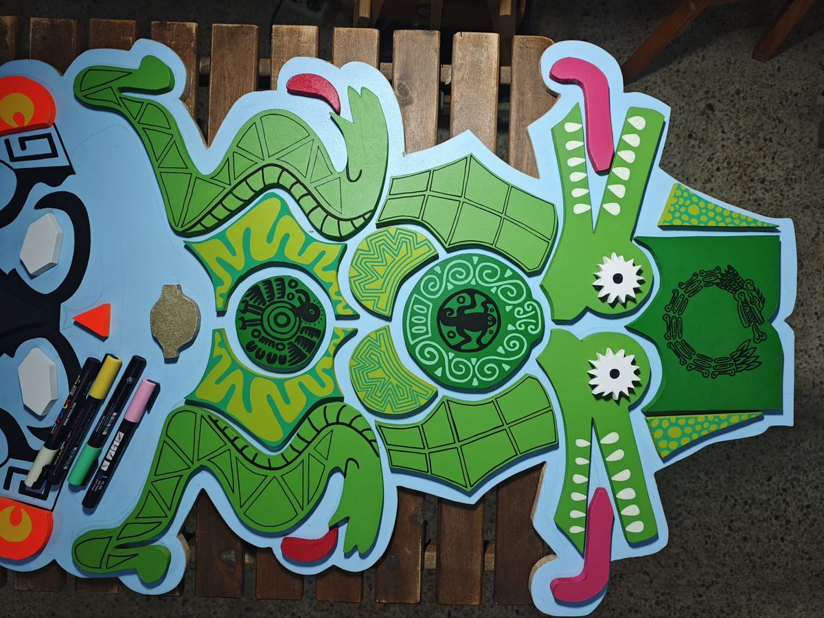 Masque aztèque sur bois